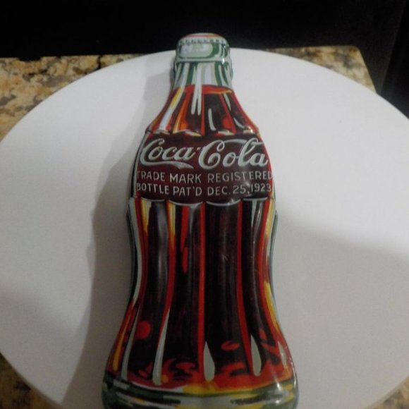 Vintage 1996 Coca Cola 3D bottle shape tin by Pentech - Picture 5 of 6